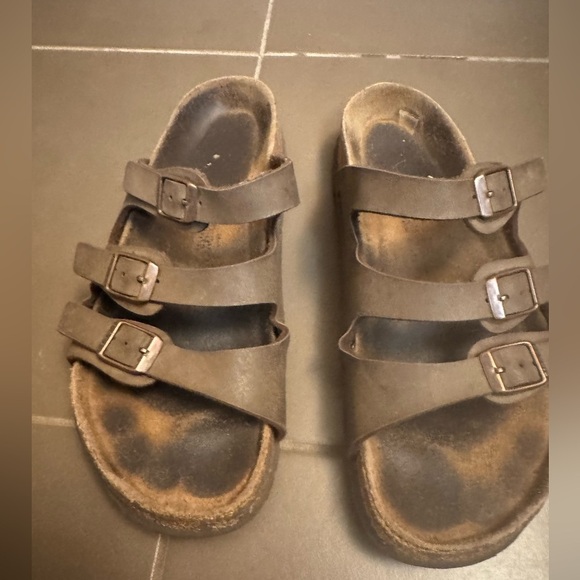 BIRKENSTOCK FLORIDA 3 Strap Sandal
Size 41 U.S. Women's 10 Men's 8 Brown Leather - Picture 12 of 17
